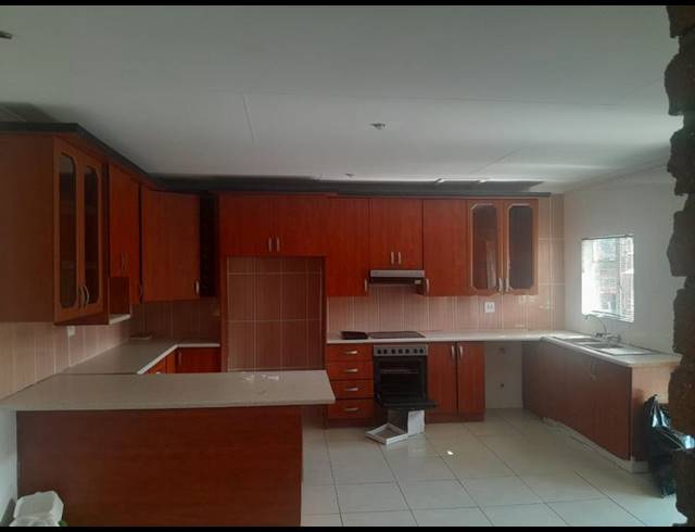 3 BEDROOM PROPERTY TO RENT IN BENDOR